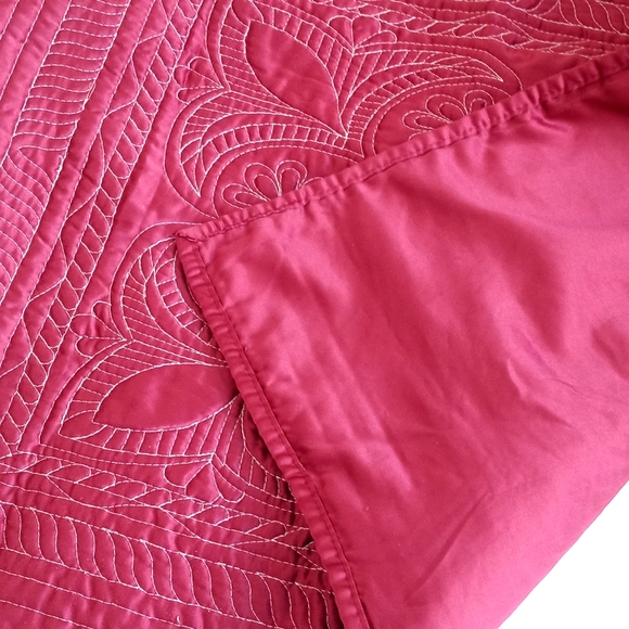 Set of 2 Standard Bohemian / Old Hollywood Glam Red Satin Pillow Shams - Picture 8 of 13